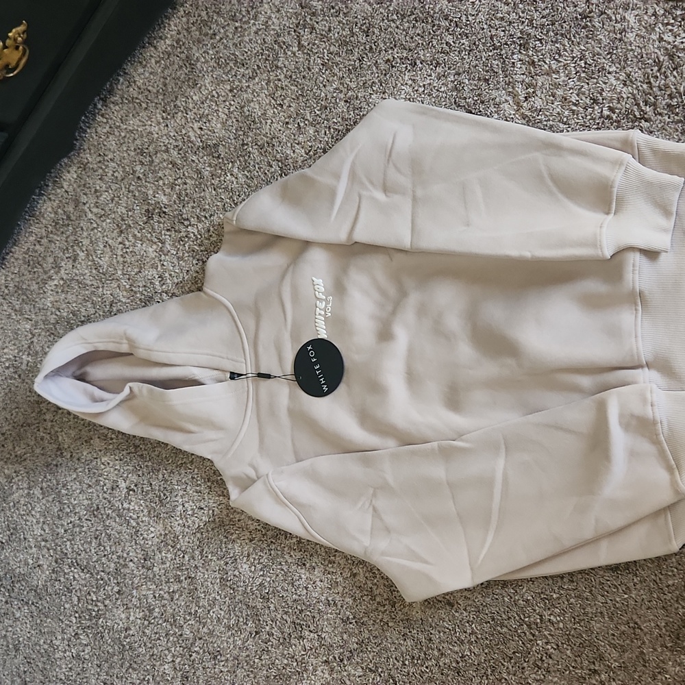 White fox hoodie moon color